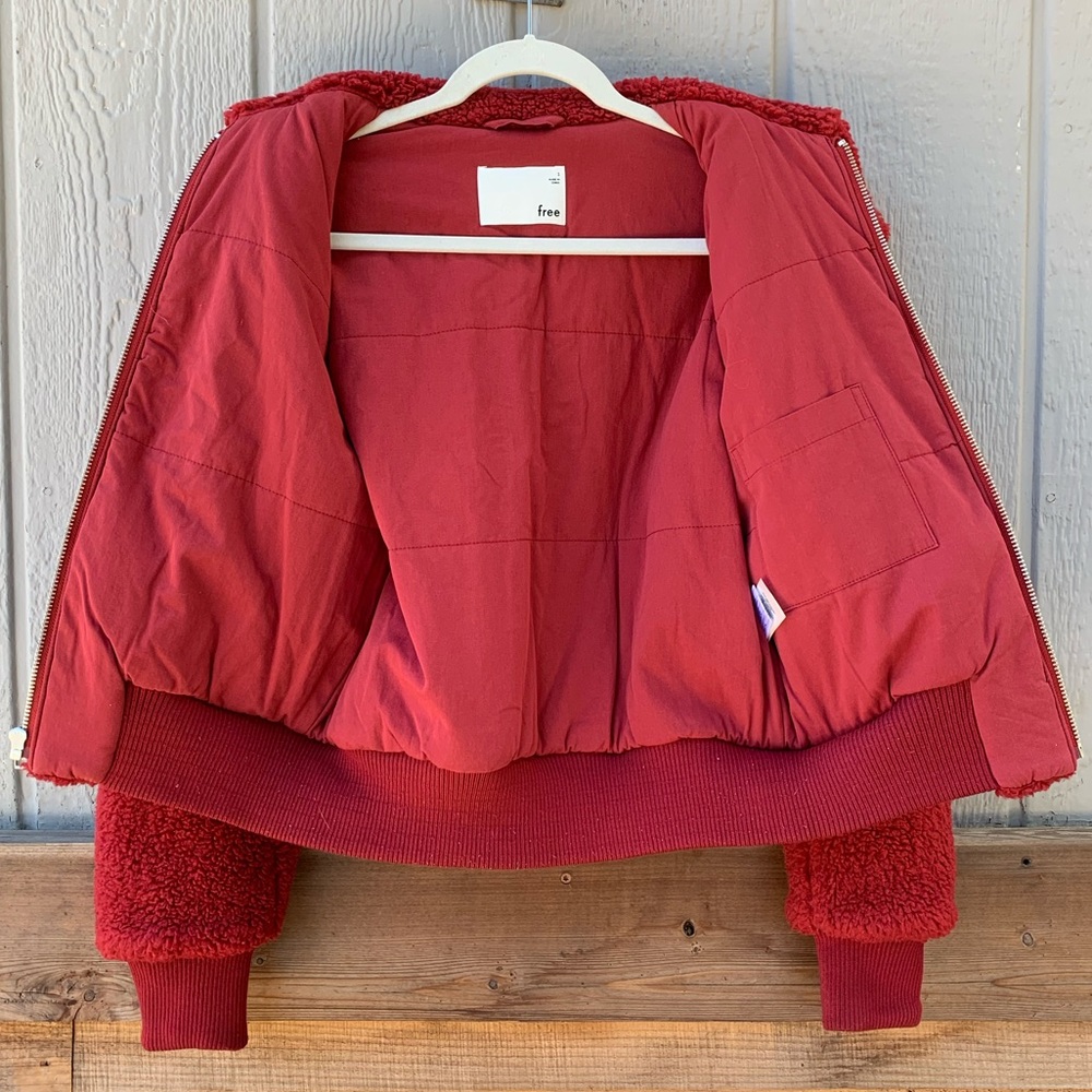 Wilfred Free red plush oversized full zip teddy sherpa jacket semi cropped - Picture 7 of 16